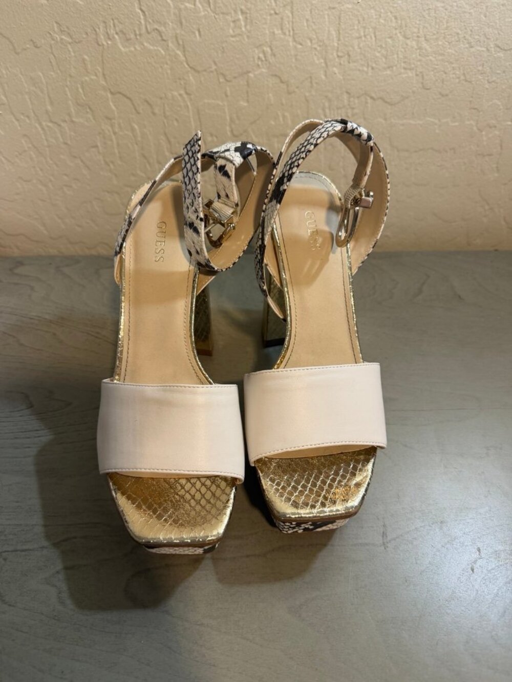 Guess platform sandal - Picture 2 of 5